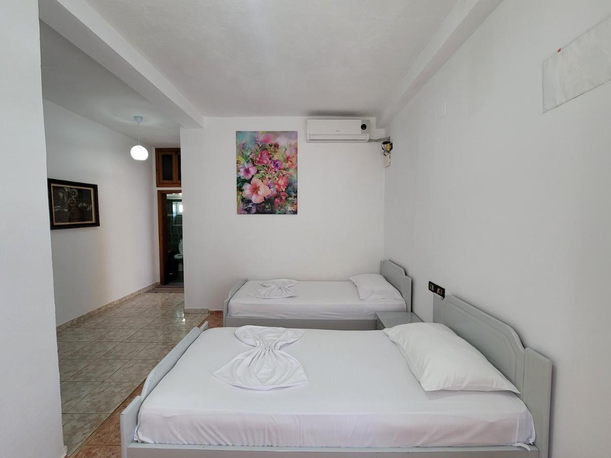 Spahiu Guesthouse クサミル エクステリア 写真