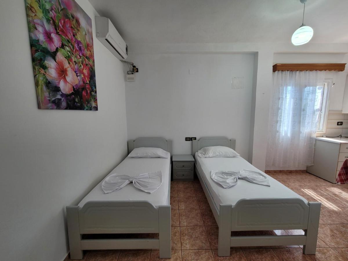 Spahiu Guesthouse クサミル エクステリア 写真