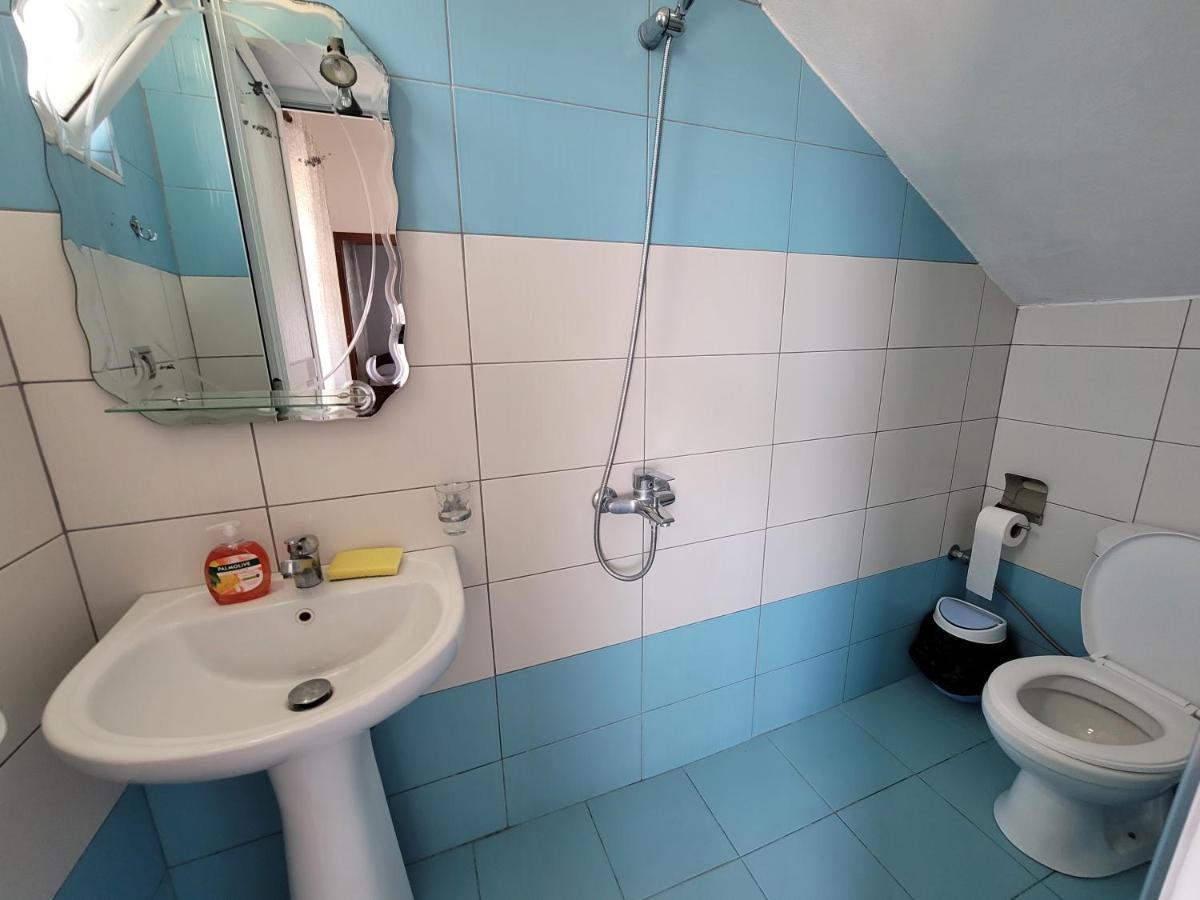 Spahiu Guesthouse クサミル エクステリア 写真