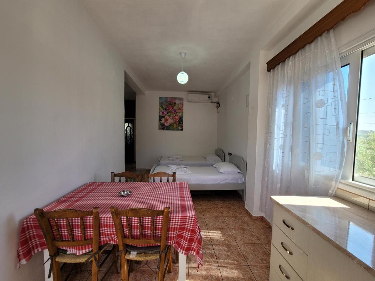 Spahiu Guesthouse クサミル エクステリア 写真