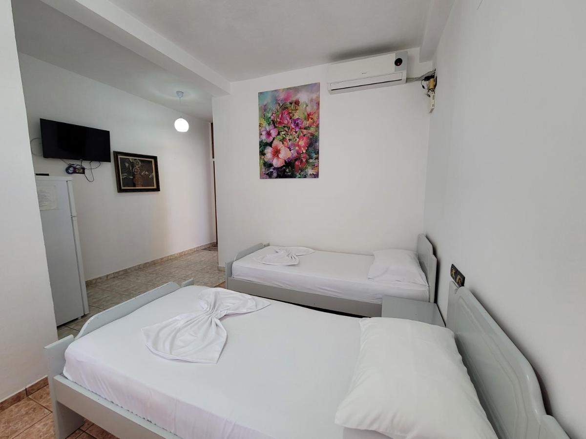 Spahiu Guesthouse クサミル エクステリア 写真